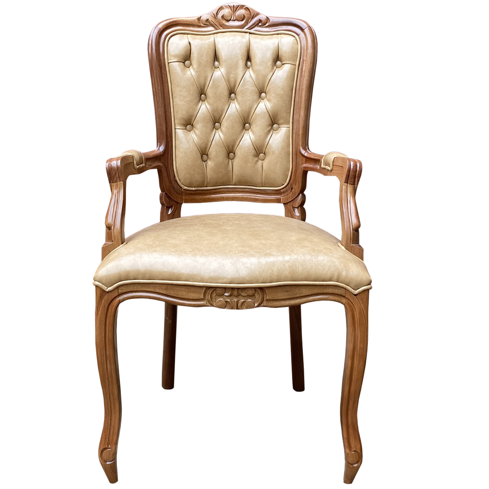 Cadeira Luís XV com Braços Cadeira Luís XV com braços em madeira entalhada, acabamento dourado e estofado em veludo bege, destacando-se pelo design clássico e sofisticado