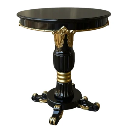 Mesa lateral luís xv redonda em estilo clássico com acabamento em laca preta brilhante e ornamentos entalhados em dourado.