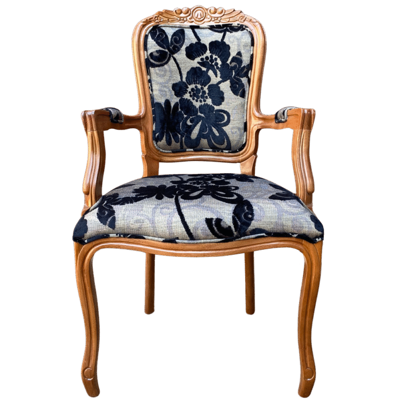 cadeira vitoriana com braços em madeira maciça